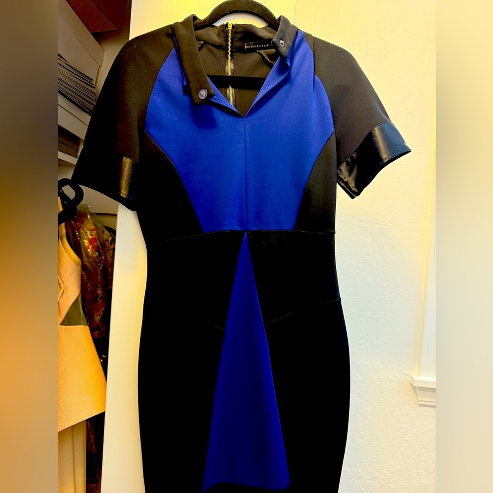 Chic Black and Blue Mini Dress Victoria Beckham size 6